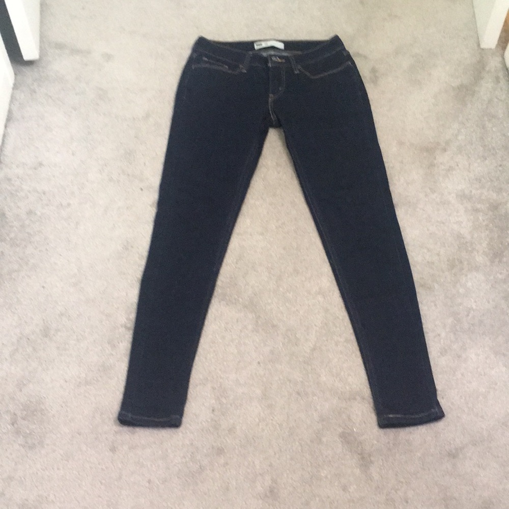 Levi skinny jeans size 28 $10